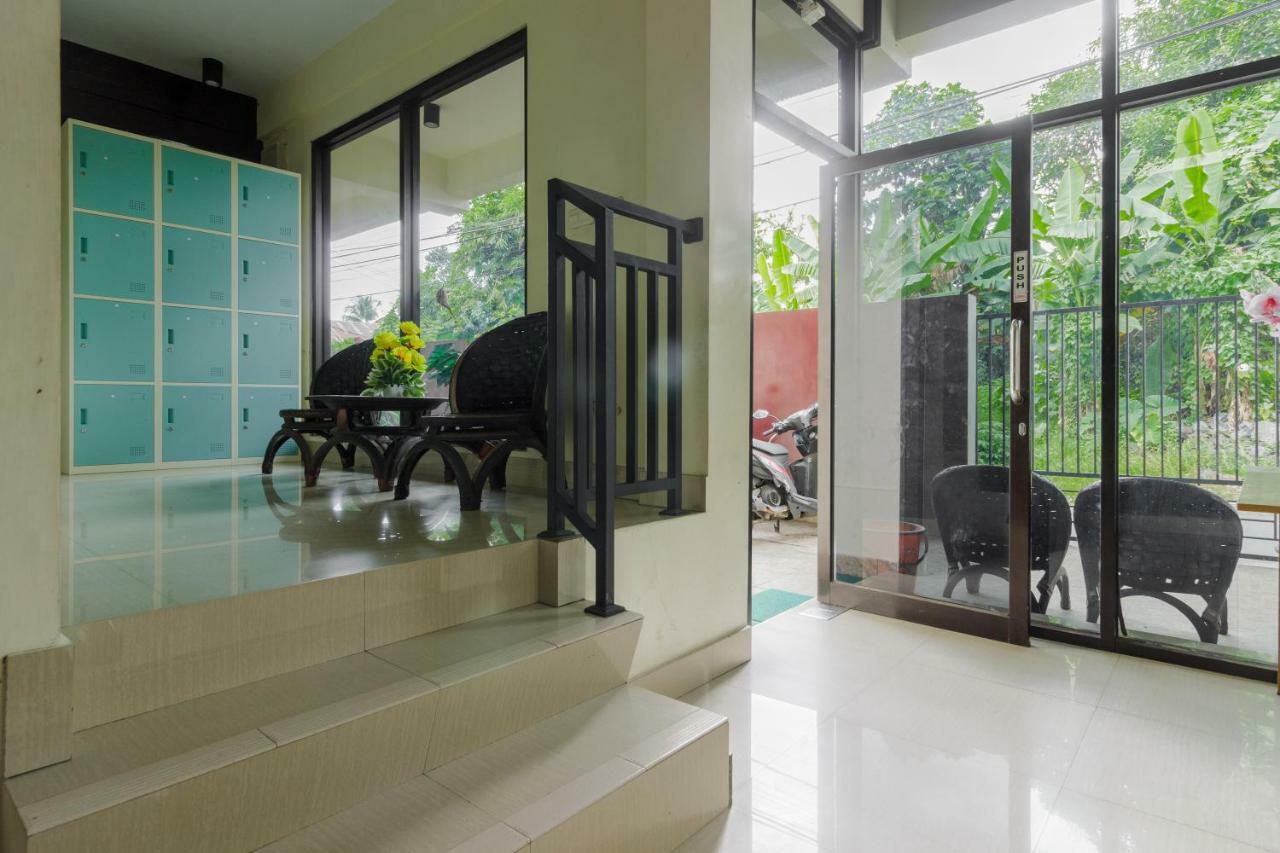 Hotel Reddoorz @ Malalayang 2 Manado Exterior foto