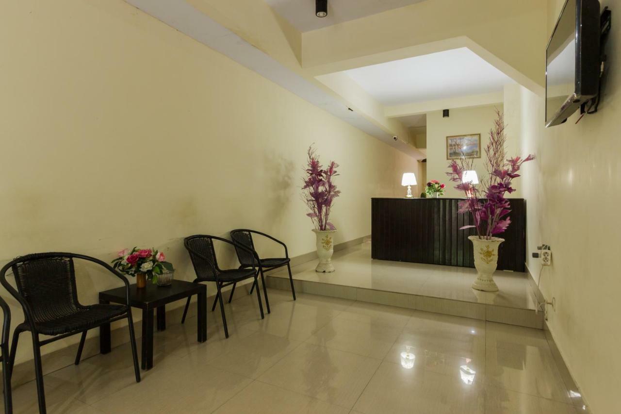 Hotel Reddoorz @ Malalayang 2 Manado Exterior foto