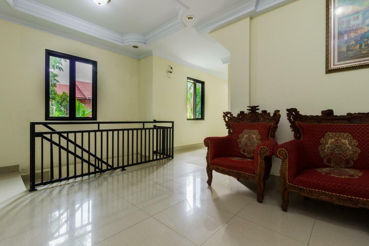 Hotel Reddoorz @ Malalayang 2 Manado Exterior foto